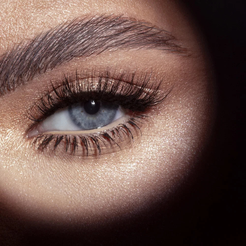 Mia Makeup Mascara Gaze On Stage